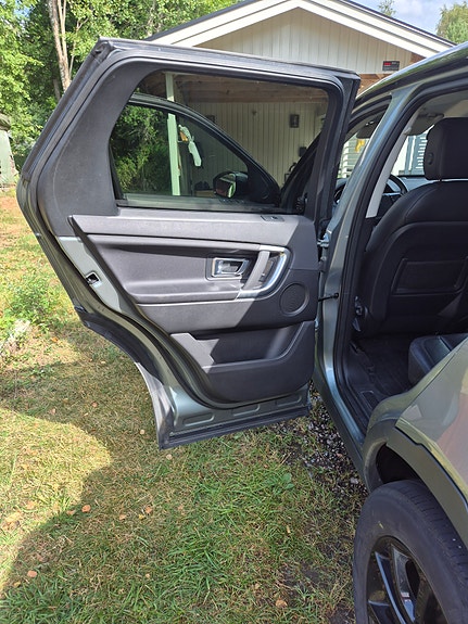 Land Rover Discovery Sport 12 of 17