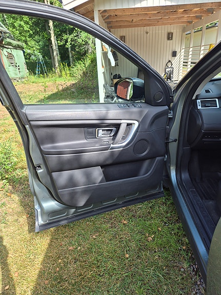 Land Rover Discovery Sport 9 of 17