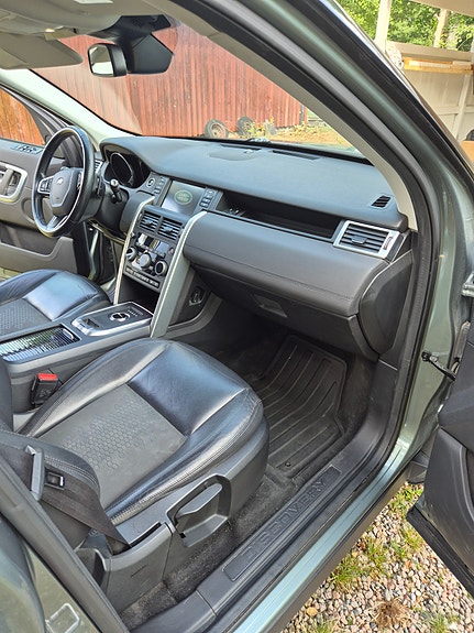 Land Rover Discovery Sport 16 of 17