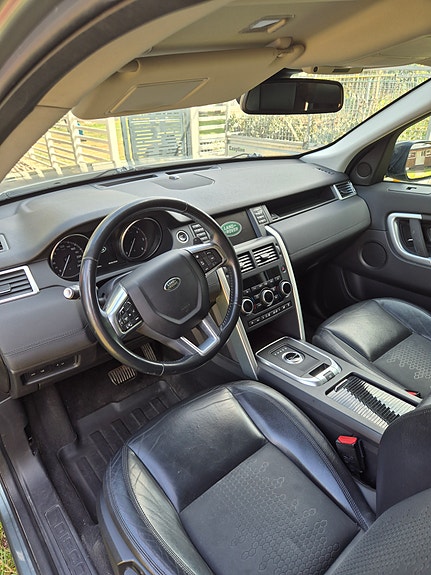 Land Rover Discovery Sport 8 of 17