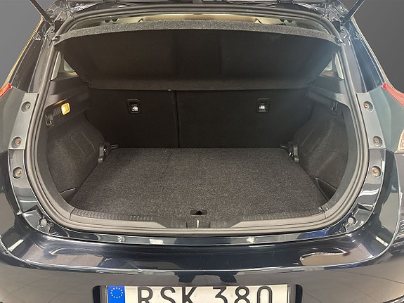 Toyota Auris 11 of 13
