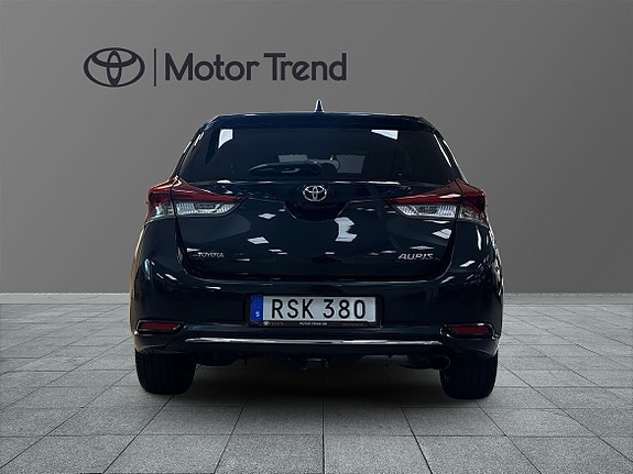 Toyota Auris 4 of 13