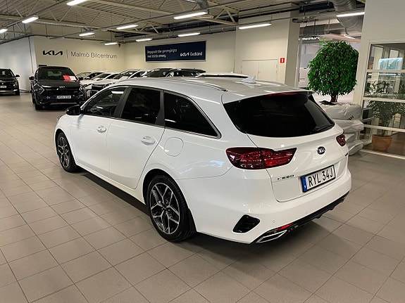 Kia Ceed 2 of 6