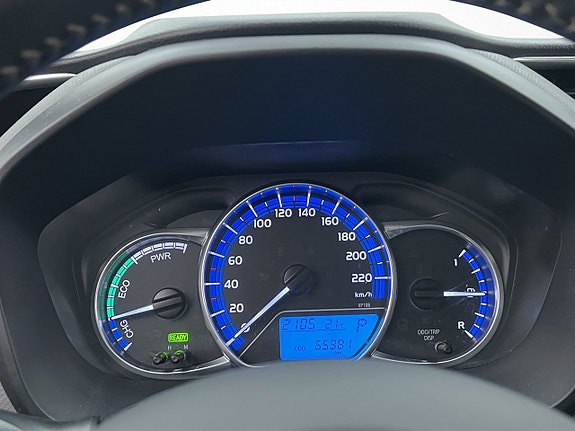 Toyota Yaris 13 of 26