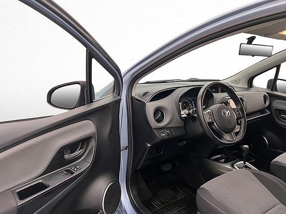 Toyota Yaris 9 of 26