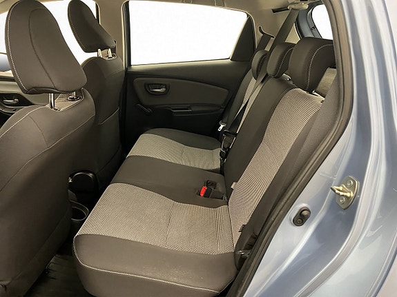 Toyota Yaris 21 of 26