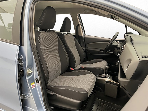 Toyota Yaris 19 of 26