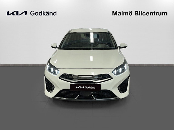 Kia Ceed 2 of 17