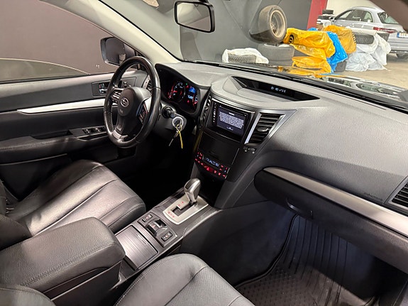Subaru Outback 13 of 18
