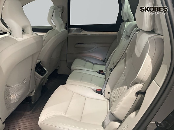 Volvo EX90 10 of 20