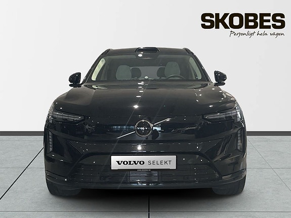Volvo EX90 2 of 20