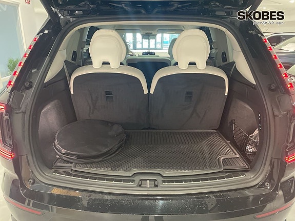 Volvo EX90 17 of 20