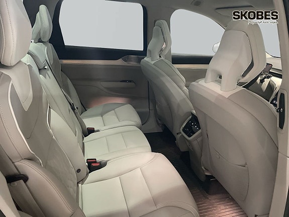 Volvo EX90 11 of 20