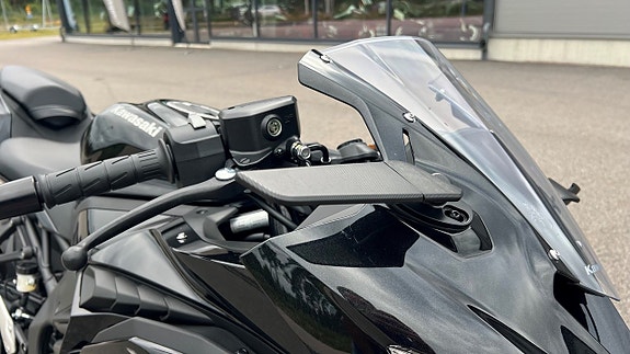 Kawasaki ZX-4R - Slipon - A2 35kW 3 of 7