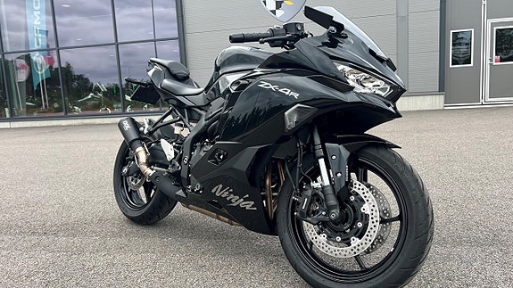 Kawasaki ZX-4R - Slipon - A2 35kW 2 of 7
