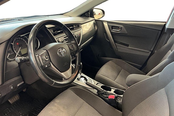 Toyota Auris 10 of 23