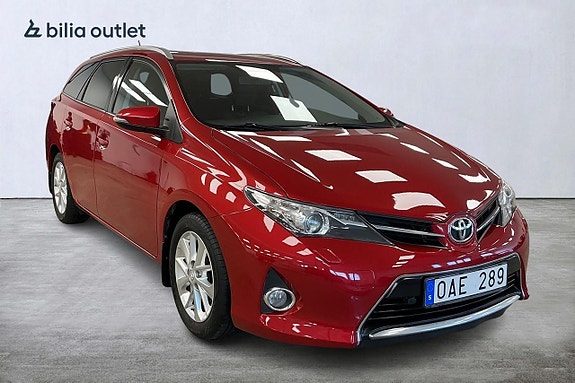 Toyota Auris 2 of 23