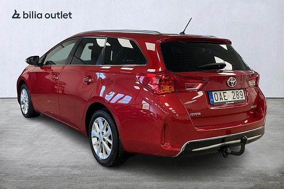 Toyota Auris 5 of 23