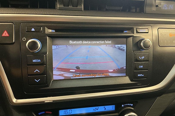 Toyota Auris 18 of 23