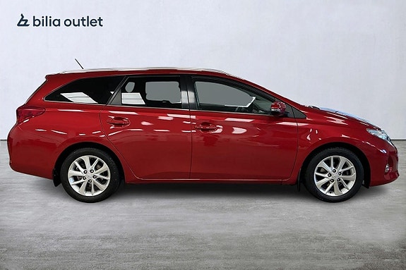 Toyota Auris 4 of 23