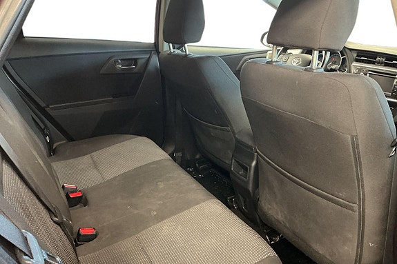 Toyota Auris 11 of 23