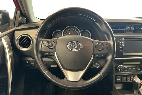 Toyota Auris 14 of 23