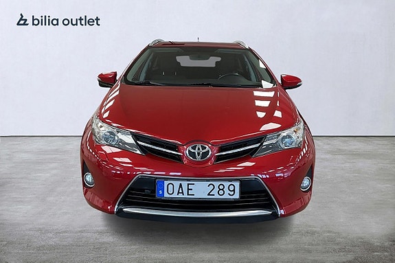 Toyota Auris 8 of 23
