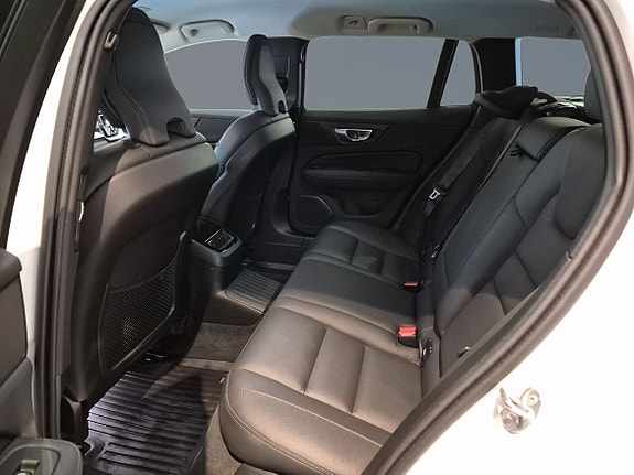 Volvo V60 8 of 13