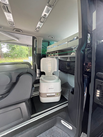 Volkswagen Multivan 13 of 14