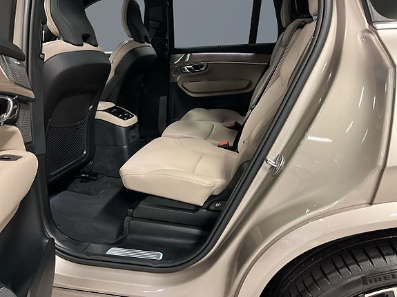 Volvo XC90 8 of 14