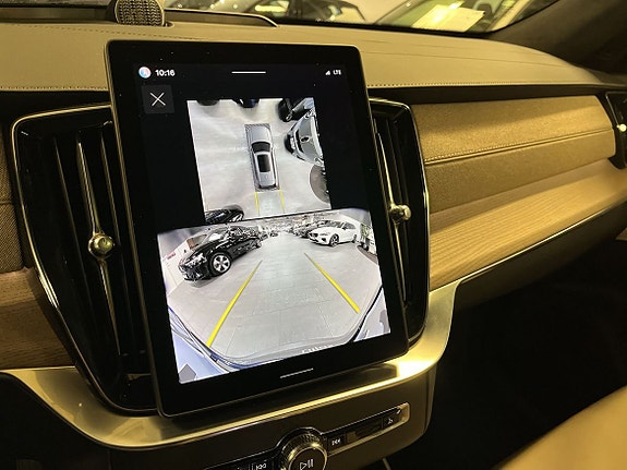 Volvo XC90 14 of 14