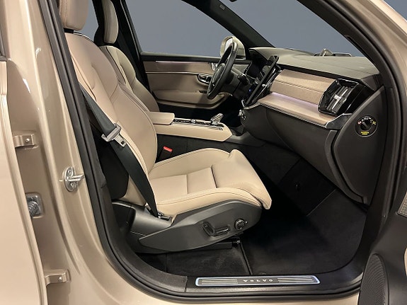 Volvo XC90 7 of 14
