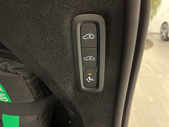 Volvo XC90 11 of 14