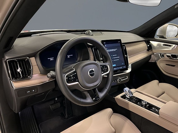 Volvo XC90 5 of 14