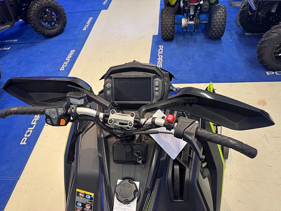 Polaris 9R ASSAULT 146 ESCAPE 7S - 26 *Demo 8 of 8