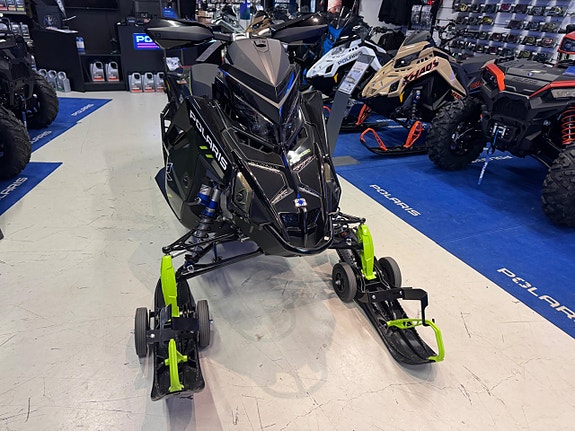 Polaris 9R ASSAULT 146 ESCAPE 7S - 26 *Demo 3 of 8
