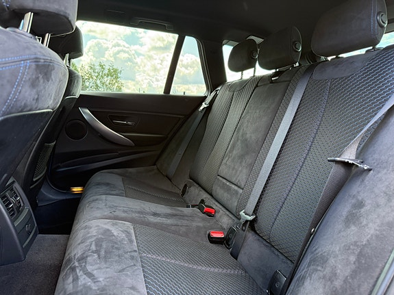 BMW 328i 12 of 14