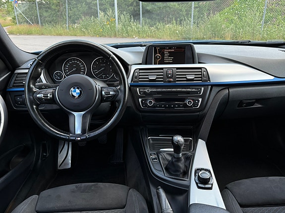 BMW 328i 8 of 14