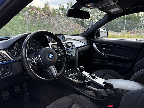 BMW 328i 7 of 14