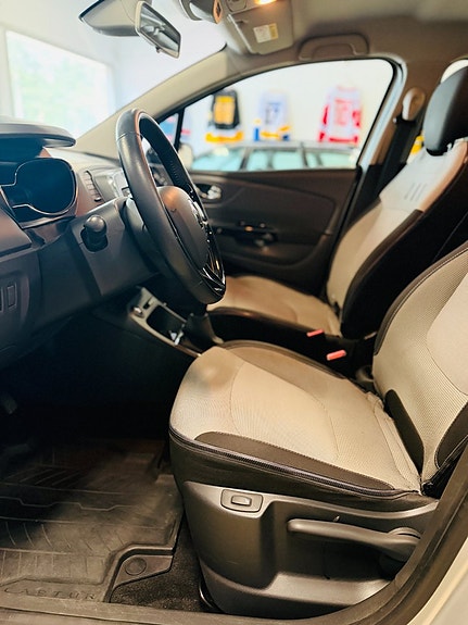 Renault Captur 11 of 18