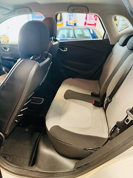 Renault Captur 13 of 18