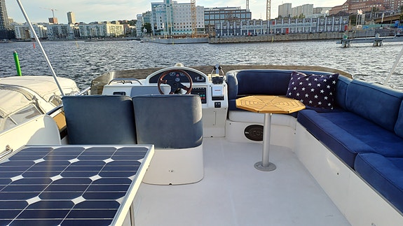 Princess 40 flybridge, ca 1340 tim 12 of 15