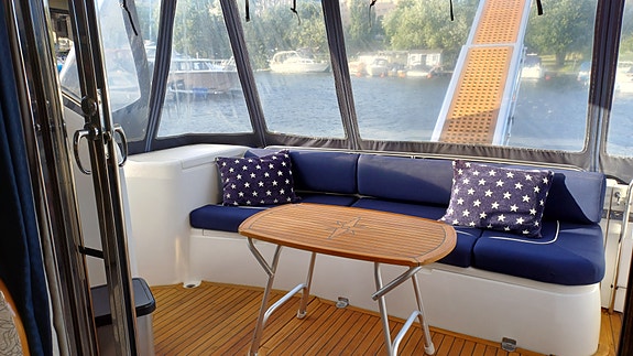 Princess 40 flybridge, ca 1340 tim 11 of 15