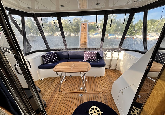 Princess 40 flybridge, ca 1340 tim 9 of 15