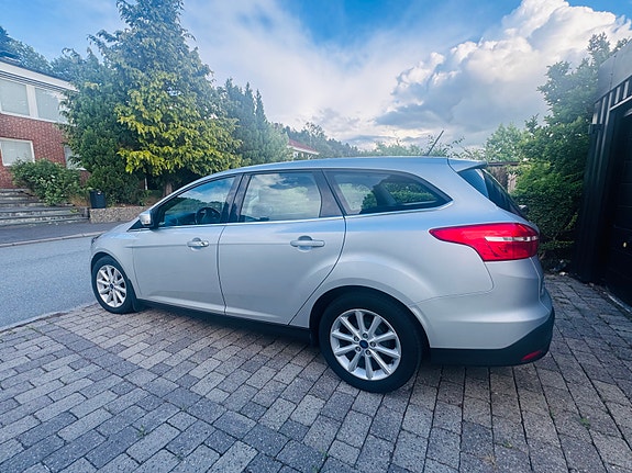 Ford Focus 3 of 9