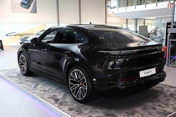 Porsche Cayenne Coupe 7 of 14