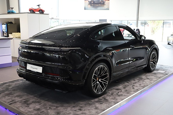 Porsche Cayenne Coupe 5 of 14