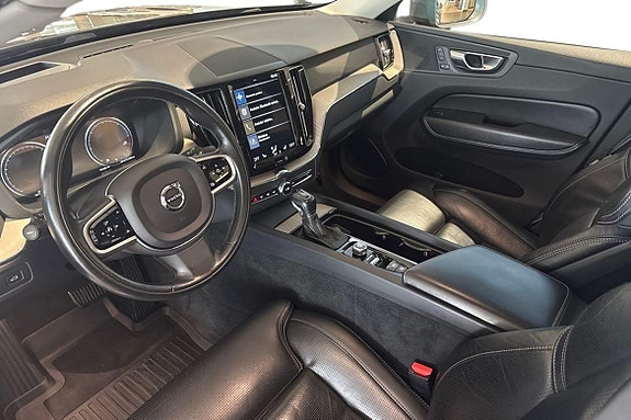 Volvo XC60 10 of 27