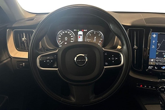 Volvo XC60 13 of 27