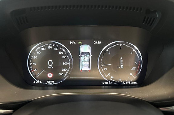 Volvo XC60 14 of 27